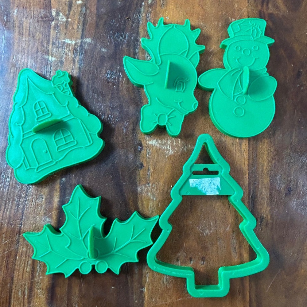 Vintage 1988 Wilton Christmas Cookie Cutter Set 5pc Green‎ Reindeer Snowman Tree